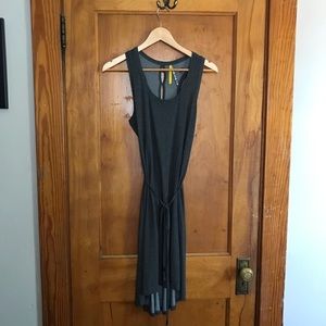 Lolë - Super soft gray jersey knit tie dress